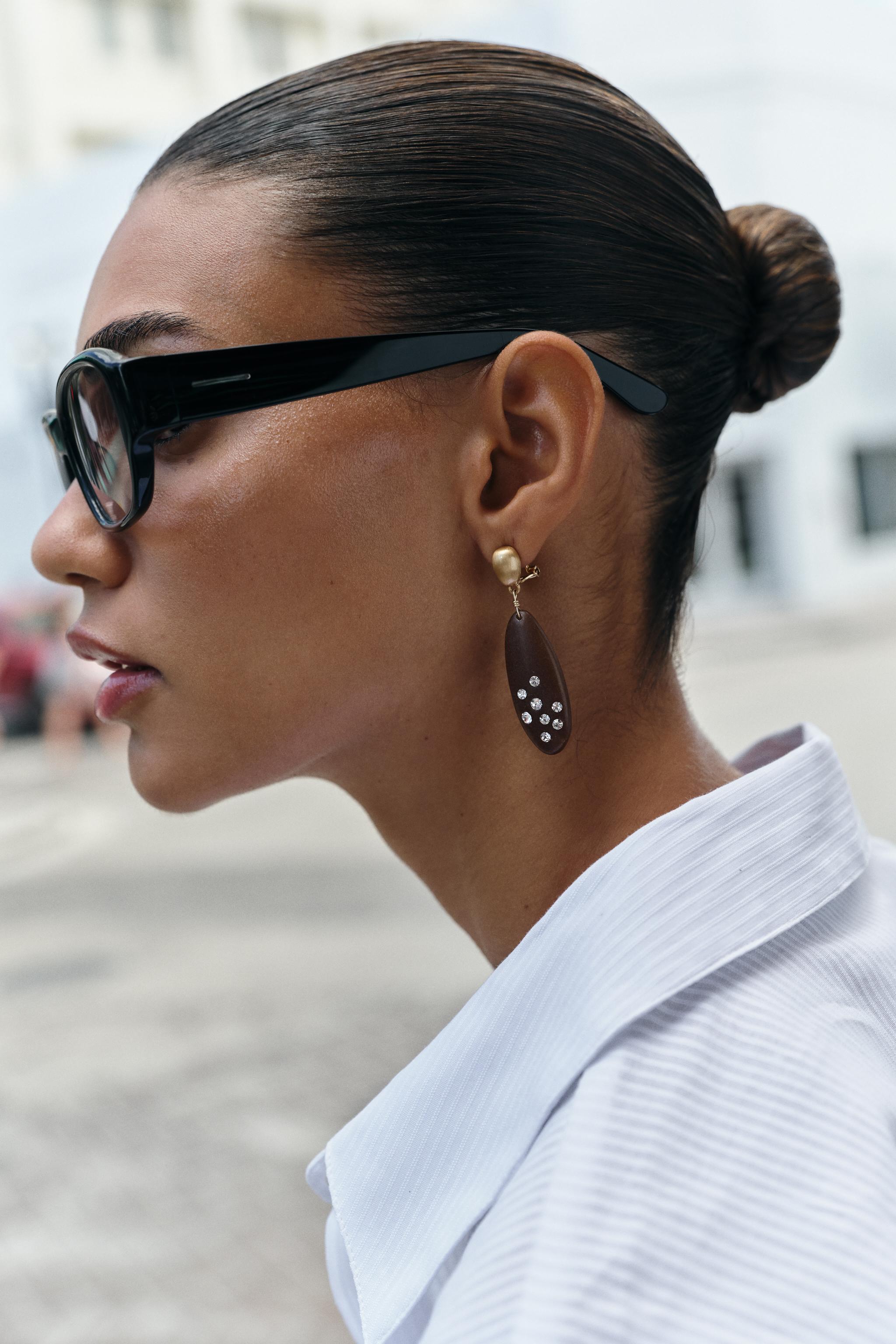BOUCLES D'OREILLES EFFET BOIS ET BRILLANTS
